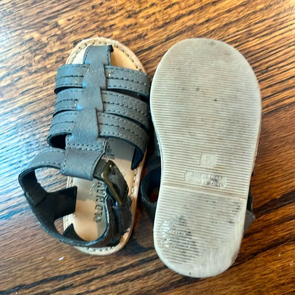 Kids Gray/Brown Fisherman Sandals, Old Navy, Size 5